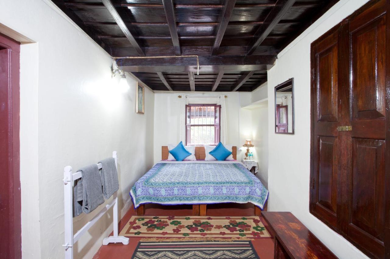 Sardar Bahadur'S Heritage Bungalow Estate Stay Napoklu Exterior foto
