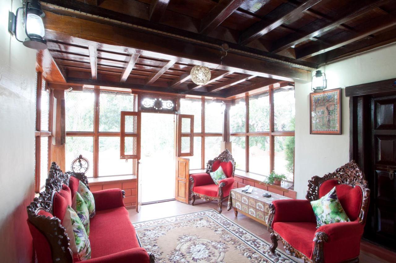 Sardar Bahadur'S Heritage Bungalow Estate Stay Napoklu Exterior foto