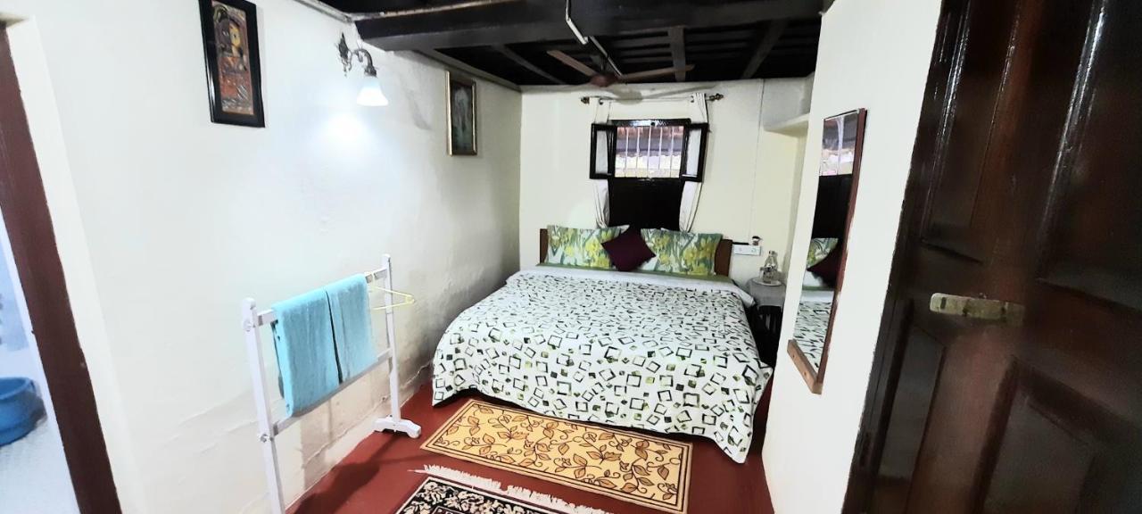 Sardar Bahadur'S Heritage Bungalow Estate Stay Napoklu Exterior foto