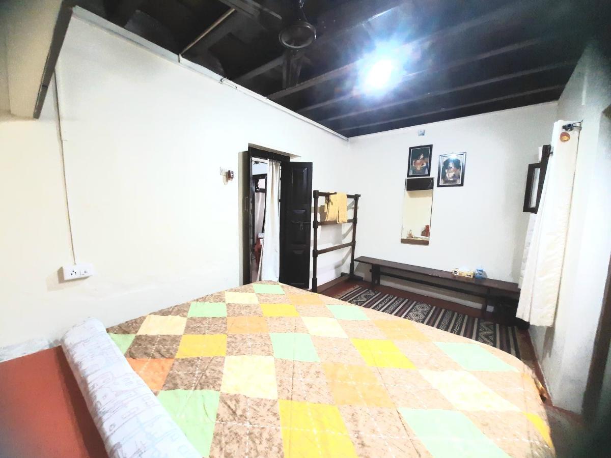 Sardar Bahadur'S Heritage Bungalow Estate Stay Napoklu Exterior foto